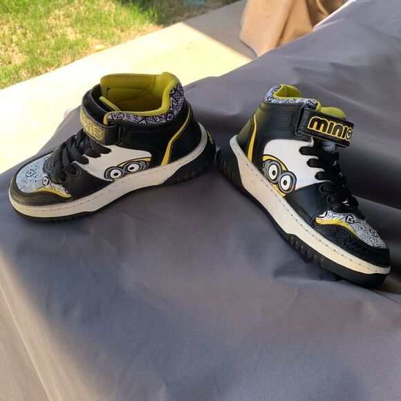 Take 50% OFF- Minios Boy’s Black &Yellow Sneakers Classic Retro Design, Size-13M - Picture 8 of 8